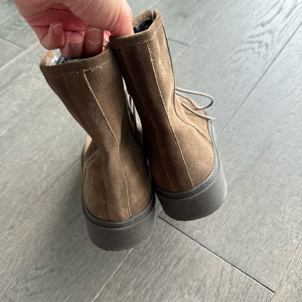 Aquatslia suede boots - Picture 2 of 5
